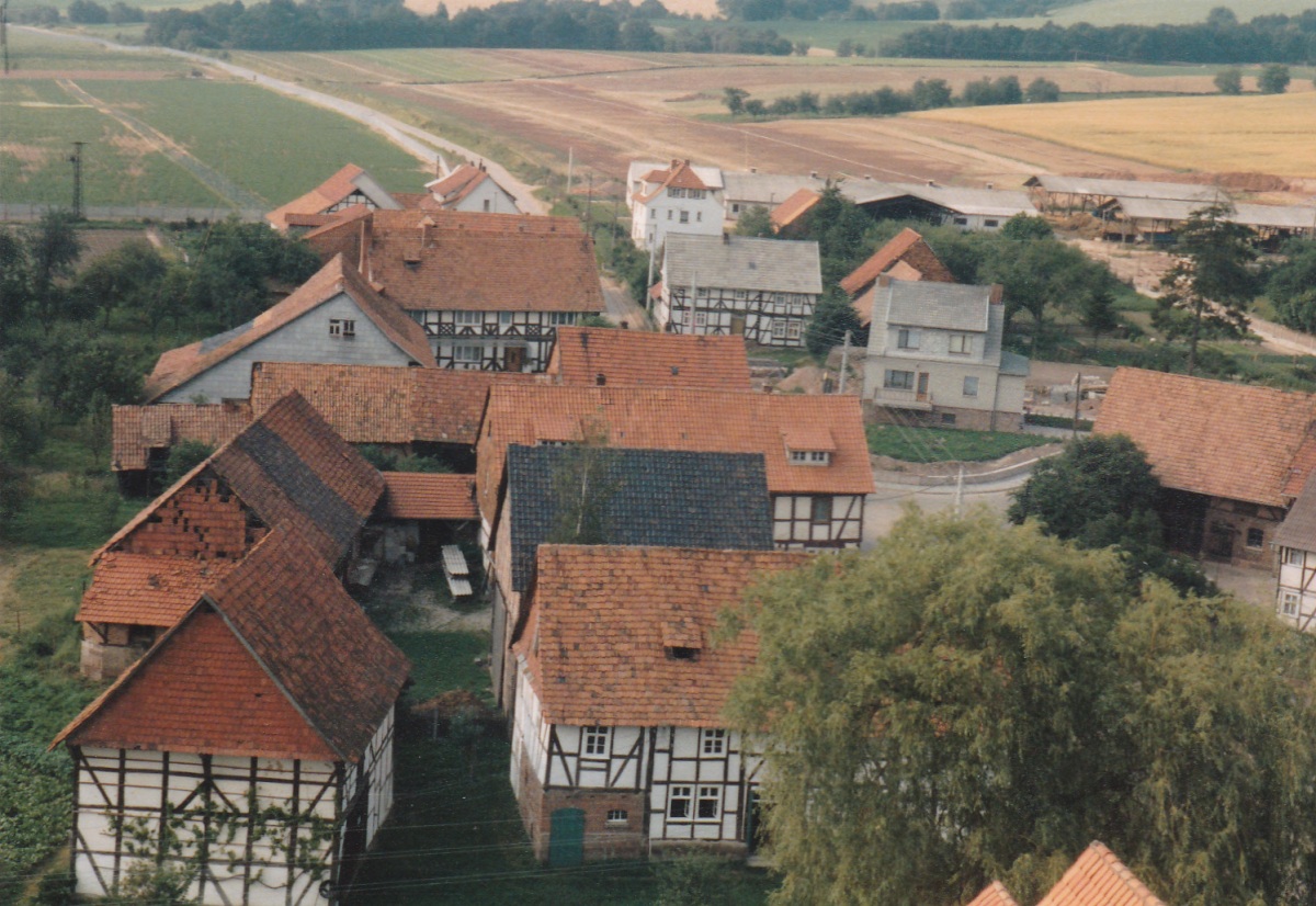 Blick von der Kirche in Wahlhausen nach Lindewerra 1988